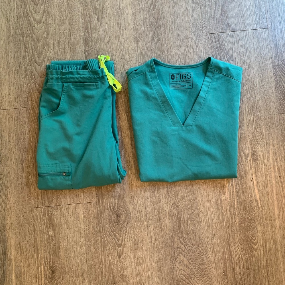 Marine figs scrub set